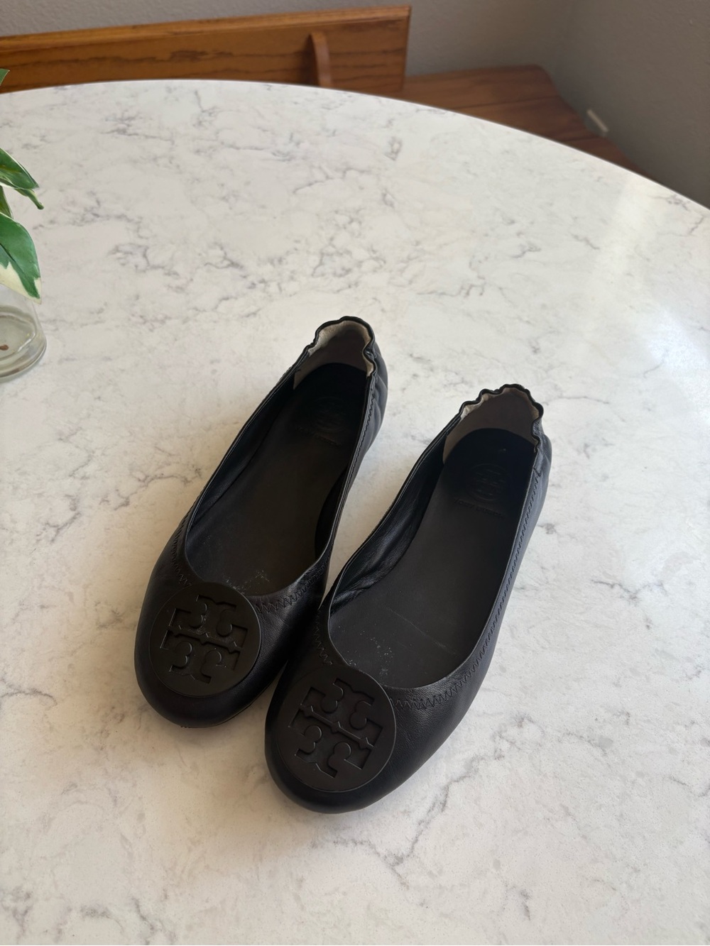 Tory Burch Minnie Black Logo Leather Ballet Flats
